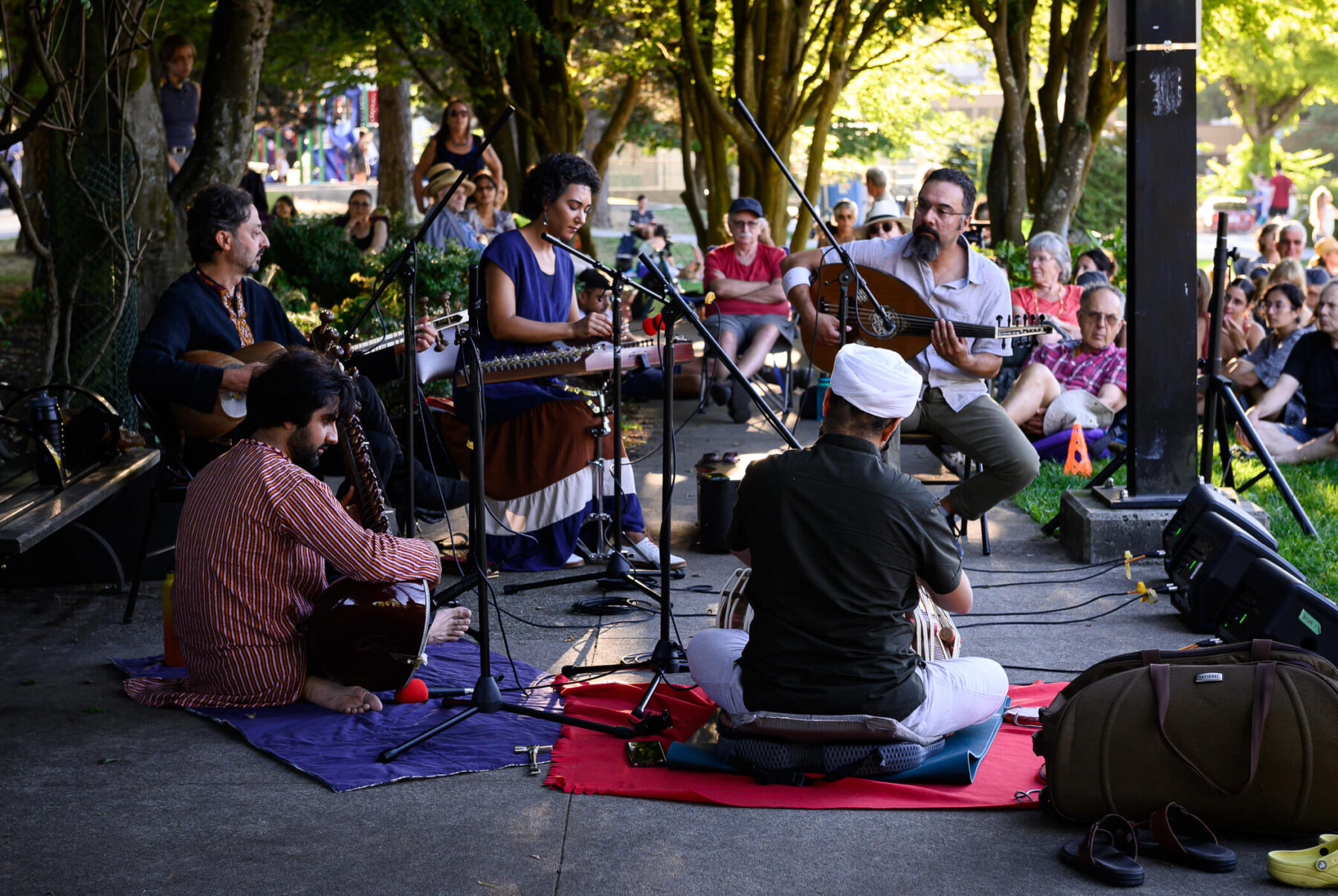 Saaz o Raaz performing in the park